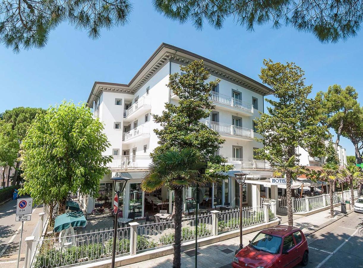Hotel Embassy Riccione Exterior photo